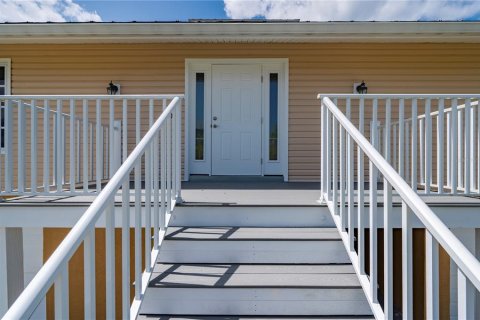 House in Punta Gorda, Florida 3 bedrooms, 223.52 sq.m. № 1780924 - photo 8