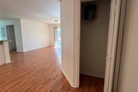 Снять в аренду кондоминиум в Орландо, Флорида 3 спальни, 114.46м2, № 1919680 - фото 3