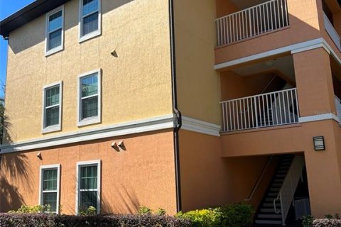 Снять в аренду кондоминиум в Орландо, Флорида 3 спальни, 114.46м2, № 1919680 - фото 1