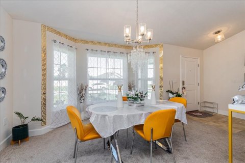 Villa ou maison à vendre à Poinciana, Floride: 3 chambres, 165.64 m2 № 2388190 - photo 5
