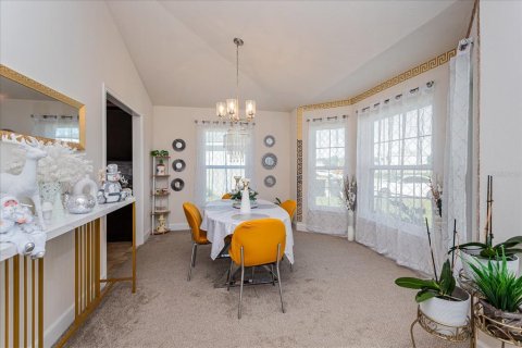 Villa ou maison à vendre à Poinciana, Floride: 3 chambres, 165.64 m2 № 2388190 - photo 6