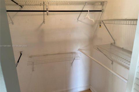 Copropriété à louer à Miami, Floride: 3 chambres, 131.92 m2 № 1998693 - photo 18