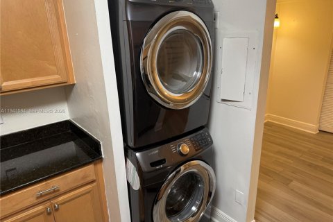 Copropriété à louer à Miami, Floride: 3 chambres, 131.92 m2 № 1998693 - photo 6