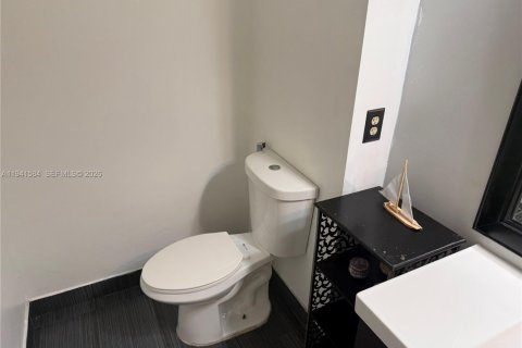 Copropriété à louer à Miami, Floride: 3 chambres, 131.92 m2 № 1998693 - photo 16
