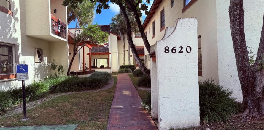 Condo à Miami, Floride, 3 chambres  № 1998693