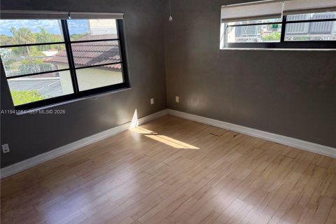 Copropriété à louer à Miami, Floride: 3 chambres, 131.92 m2 № 1998693 - photo 9