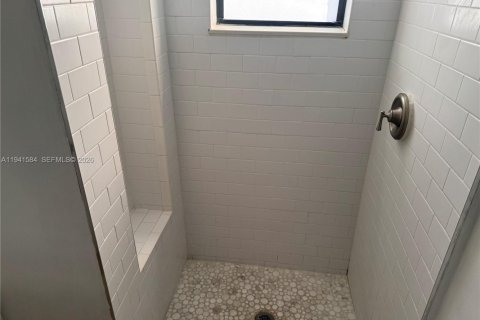 Copropriété à louer à Miami, Floride: 3 chambres, 131.92 m2 № 1998693 - photo 10