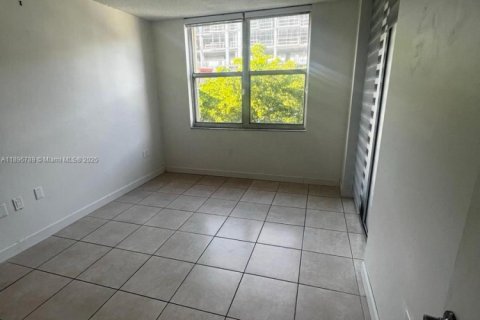 Condo in North Miami Beach, Florida, 2 bedrooms  № 2059959 - photo 21