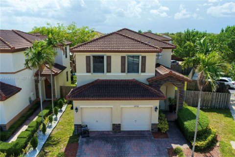 Villa ou maison à vendre à Cutler Bay, Floride: 5 chambres, 270.9 m2 № 2185739 - photo 9