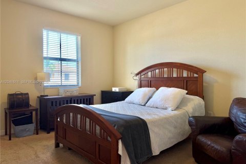 Villa ou maison à vendre à Cutler Bay, Floride: 5 chambres, 270.9 m2 № 2185739 - photo 16