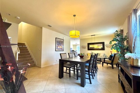 Villa ou maison à vendre à Cutler Bay, Floride: 5 chambres, 270.9 m2 № 2185739 - photo 11