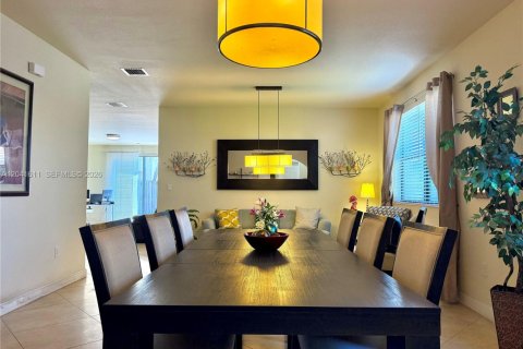 Villa ou maison à vendre à Cutler Bay, Floride: 5 chambres, 270.9 m2 № 2185739 - photo 12