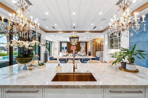 Casa en venta en Fort Lauderdale, Florida, 7 dormitorios, 742.1 m2 № 2083500 - foto 25