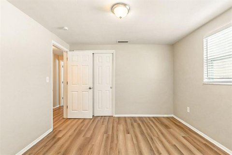 House in New Port Richey, Florida 3 bedrooms, 123.93 sq.m. № 1914101 - photo 26