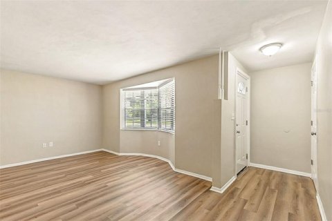 House in New Port Richey, Florida 3 bedrooms, 123.93 sq.m. № 1914101 - photo 8