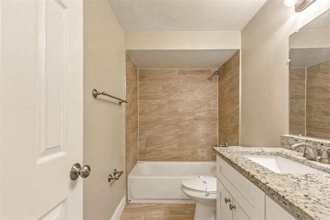 House in New Port Richey, Florida 3 bedrooms, 123.93 sq.m. № 1914101 - photo 30