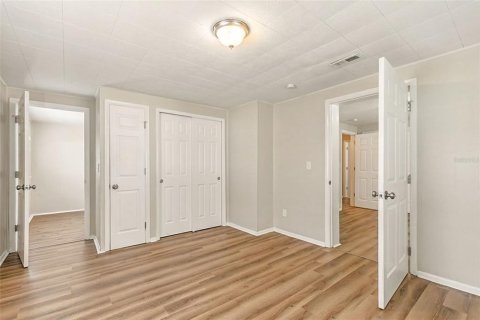 House in New Port Richey, Florida 3 bedrooms, 123.93 sq.m. № 1914101 - photo 27
