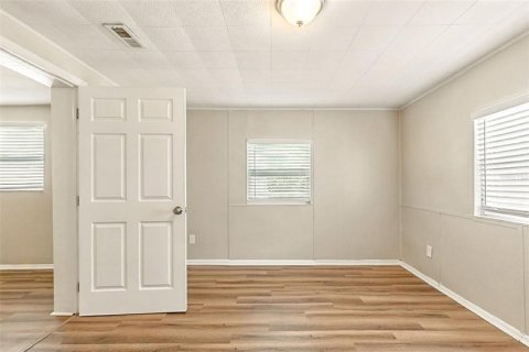 House in New Port Richey, Florida 3 bedrooms, 123.93 sq.m. № 1914101 - photo 29