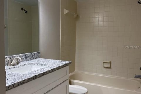 Casa en alquiler en Tampa, Florida, 2 dormitorios, 103.68 m2 № 1908567 - foto 15