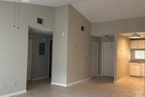 Casa en alquiler en Tampa, Florida, 2 dormitorios, 103.68 m2 № 1908567 - foto 10