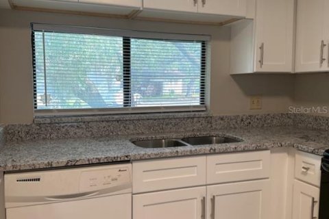 Casa en alquiler en Tampa, Florida, 2 dormitorios, 103.68 m2 № 1908567 - foto 6