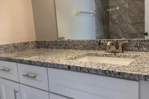 Casa en alquiler en Tampa, Florida, 2 dormitorios, 103.68 m2 № 1908567 - foto 12