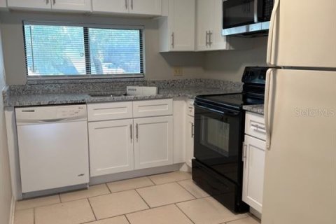 Casa en alquiler en Tampa, Florida, 2 dormitorios, 103.68 m2 № 1908567 - foto 2