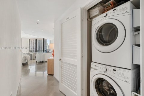 Copropriété à louer à Miami, Floride: 2 chambres, 117.52 m2 № 2416164 - photo 14