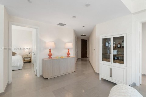 Copropriété à louer à Miami, Floride: 2 chambres, 117.52 m2 № 2416164 - photo 6