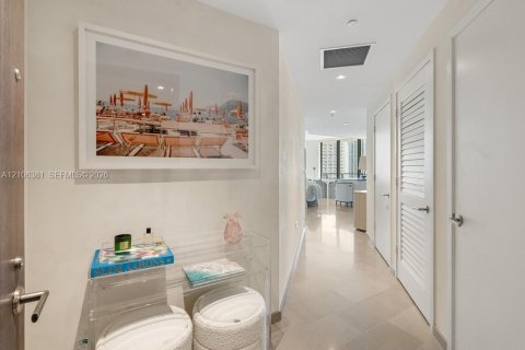 Copropriété à louer à Miami, Floride: 2 chambres, 117.52 m2 № 2416164 - photo 2