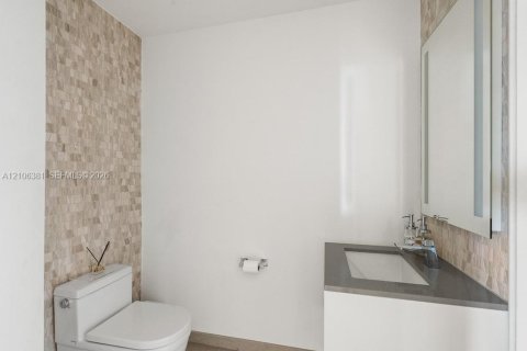 Copropriété à louer à Miami, Floride: 2 chambres, 117.52 m2 № 2416164 - photo 13