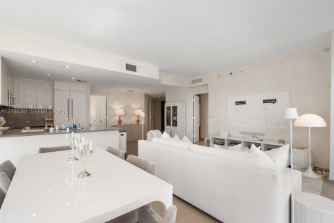 Copropriété à louer à Miami, Floride: 2 chambres, 117.52 m2 № 2416164 - photo 5