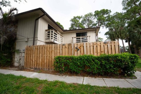 Adosado en venta en St. Lucie, Florida, 2 dormitorios, 118.36 m2 № 2078292 - foto 2