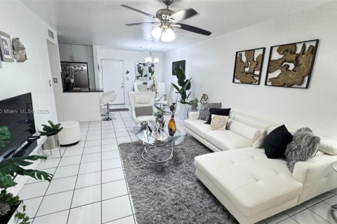 Copropriété à vendre à Miami, Floride: 2 chambres, 83.61 m2 № 1814733 - photo 2