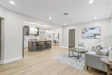 Villa ou maison à louer à Saint Petersburg, Floride: 3 chambres, 130.71 m2 № 1832118 - photo 3