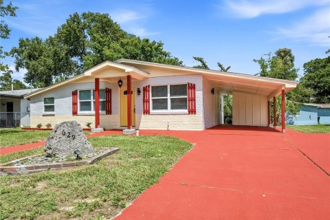 House in Daytona Beach, Florida 3 bedrooms, 118.45 sq.m. № 2339067