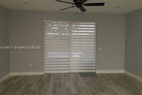 Touwnhouse à vendre à Davie, Floride: 3 chambres, 157.56 m2 № 1946509 - photo 12