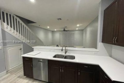 Touwnhouse à vendre à Davie, Floride: 3 chambres, 157.56 m2 № 1946509 - photo 8