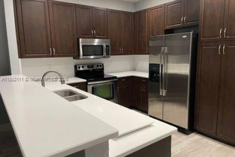 Touwnhouse à vendre à Davie, Floride: 3 chambres, 157.56 m2 № 1946509 - photo 10