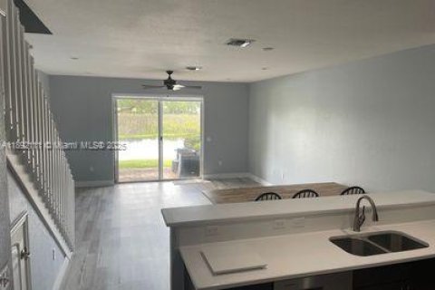 Touwnhouse à vendre à Davie, Floride: 3 chambres, 157.56 m2 № 1946509 - photo 6