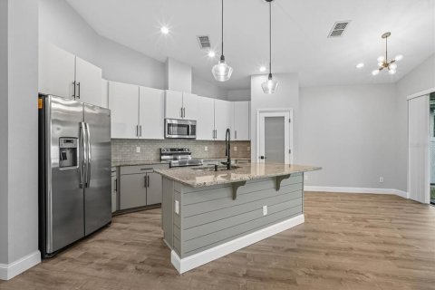 Casa en venta en Tampa, Florida, 3 dormitorios, 162.86 m2 № 1911939 - foto 5