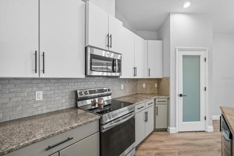 Casa en venta en Tampa, Florida, 3 dormitorios, 162.86 m2 № 1911939 - foto 7