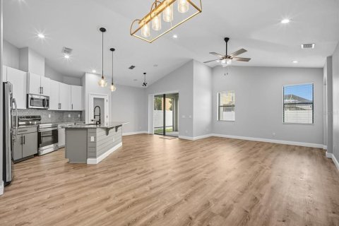 Casa en venta en Tampa, Florida, 3 dormitorios, 162.86 m2 № 1911939 - foto 3