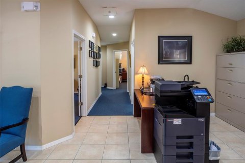 Commercial property in Belleair, Florida 178.19 sq.m. № 2258495 - photo 4