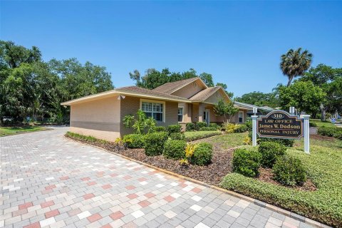 Commercial property in Belleair, Florida 178.19 sq.m. № 2258495 - photo 14