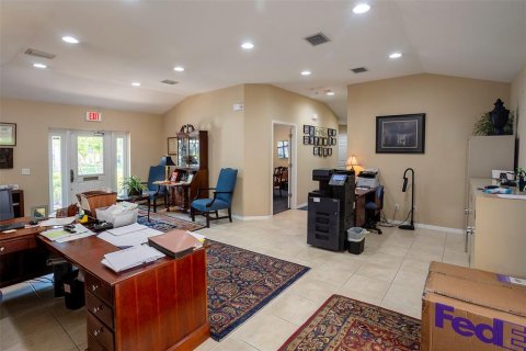 Commercial property in Belleair, Florida 178.19 sq.m. № 2258495 - photo 7