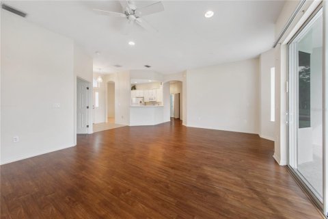 Villa ou maison à louer à University Park, Floride: 2 chambres, 161.28 m2 № 2401134 - photo 4