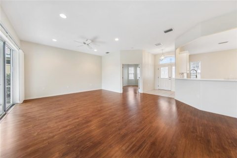 Villa ou maison à louer à University Park, Floride: 2 chambres, 161.28 m2 № 2401134 - photo 5