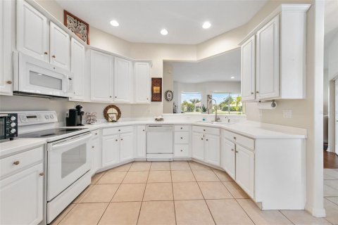 Villa ou maison à louer à University Park, Floride: 2 chambres, 161.28 m2 № 2401134 - photo 6