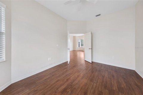 Villa ou maison à louer à University Park, Floride: 2 chambres, 161.28 m2 № 2401134 - photo 8